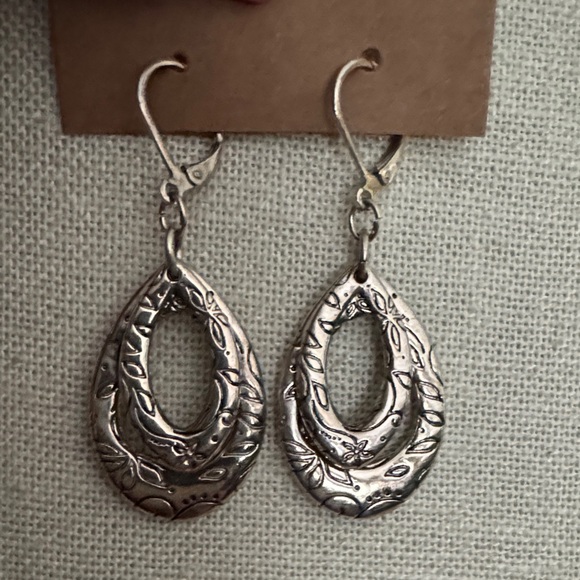 Premier Designs Jewelry - Premier Designs Silver Floral Drop Earrings